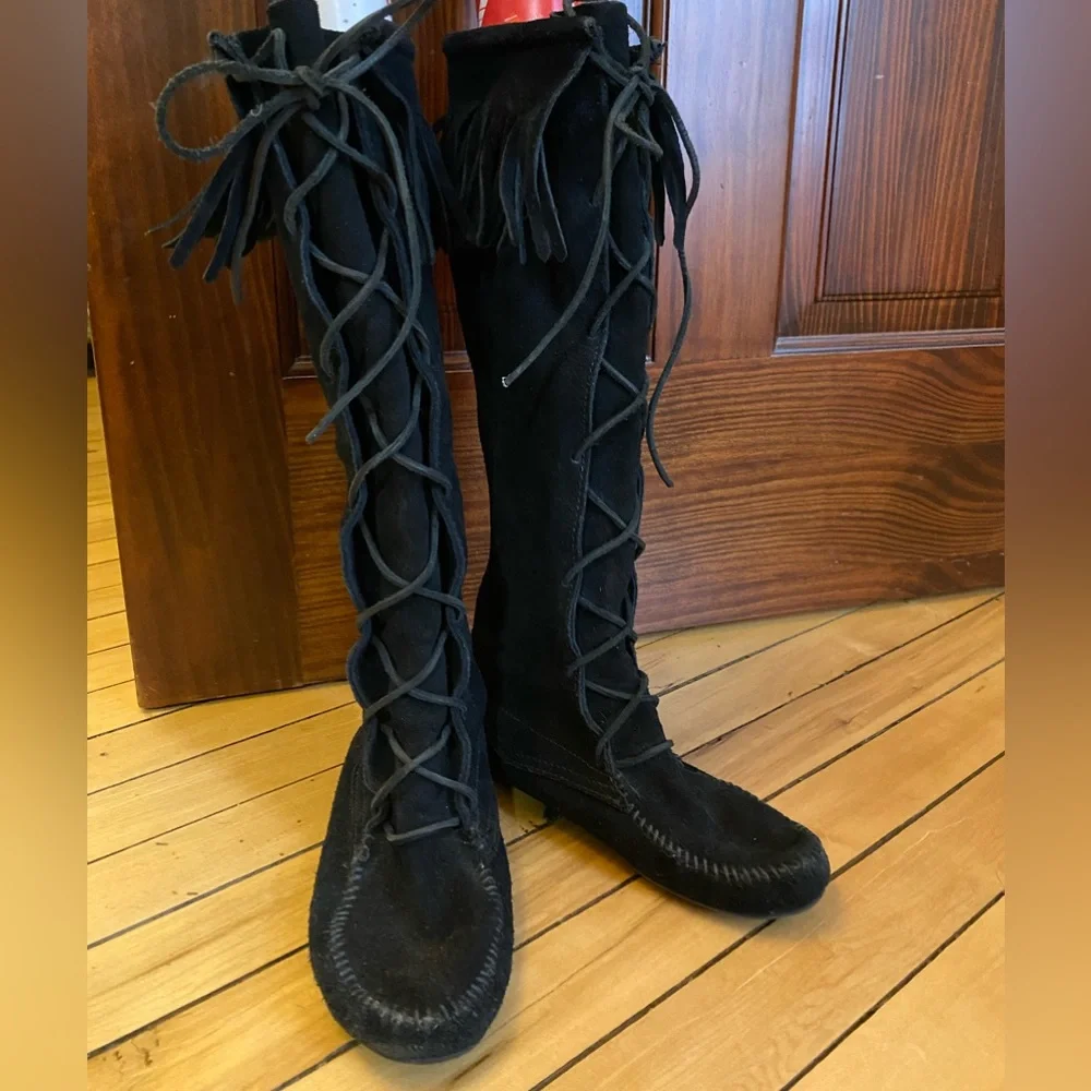 Minnetonka Black Lace Up Boots - Picture 1 of 9